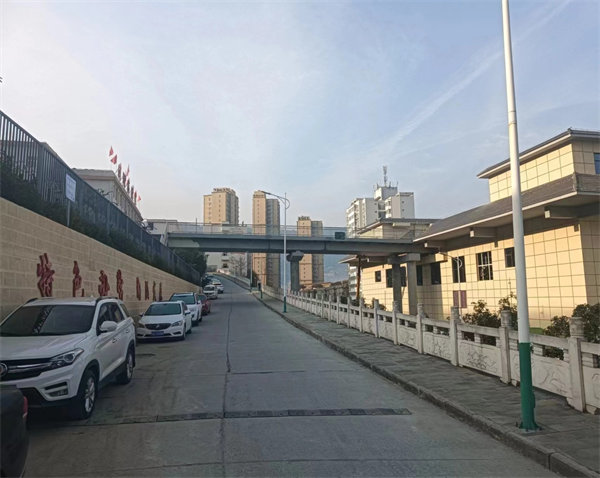 旬陽市職業(yè)技術教育中心圖書科技樓過街天橋項目